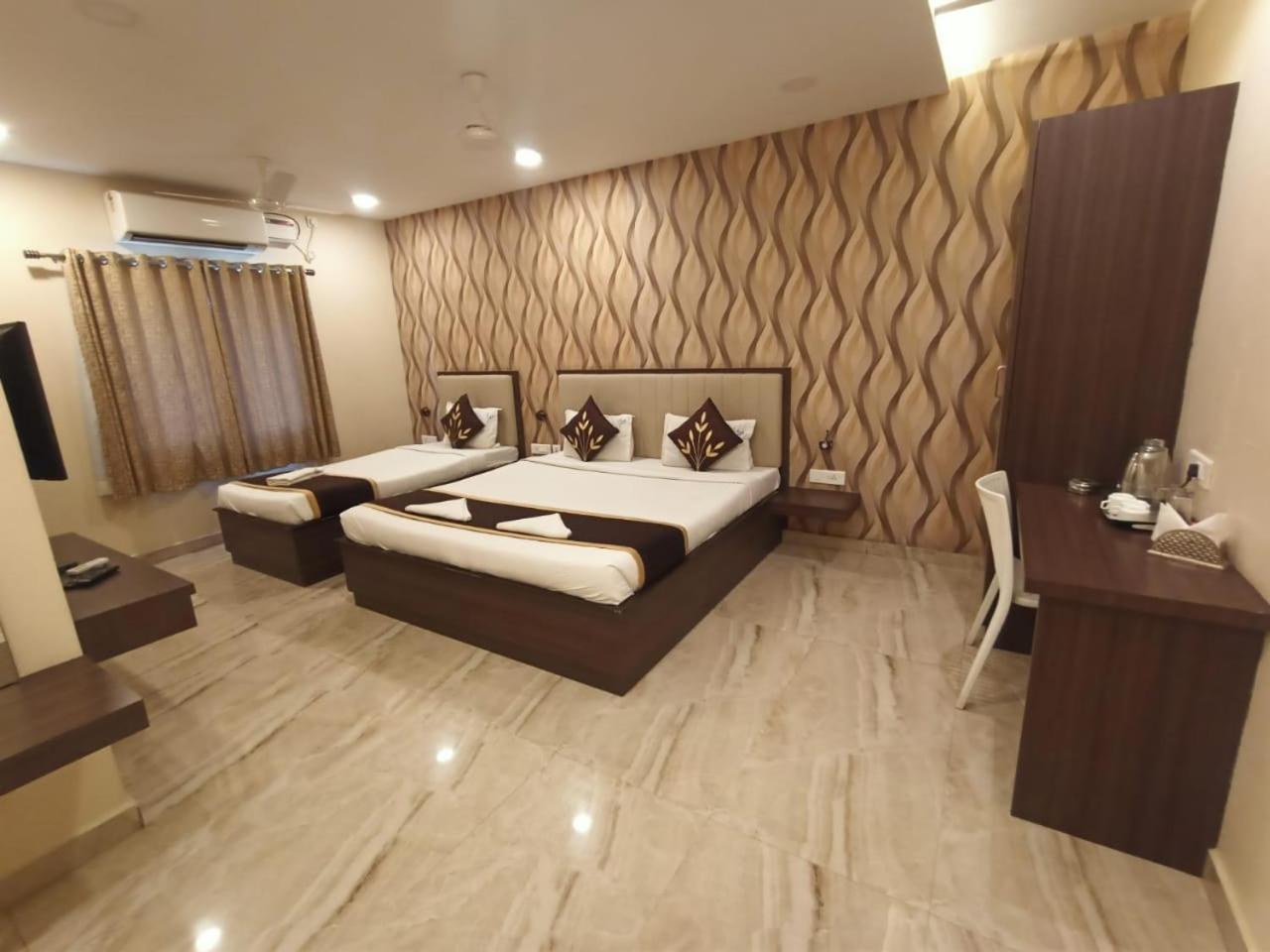 Hotel Veeras Residency Pondicherry Exterior foto